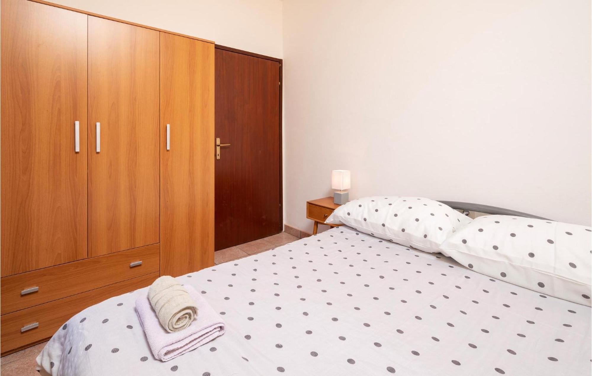 Cozy Apartment In Fazana With Kitchen Екстер'єр фото