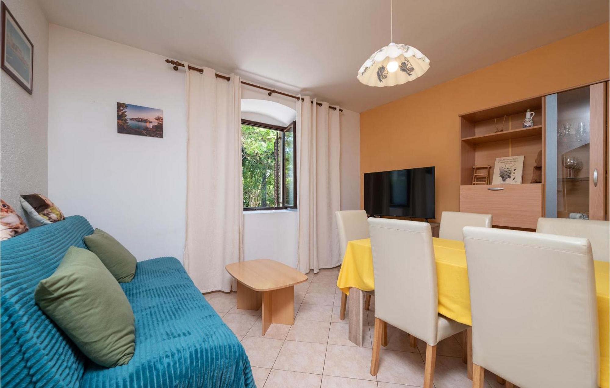 Cozy Apartment In Fazana With Kitchen Екстер'єр фото