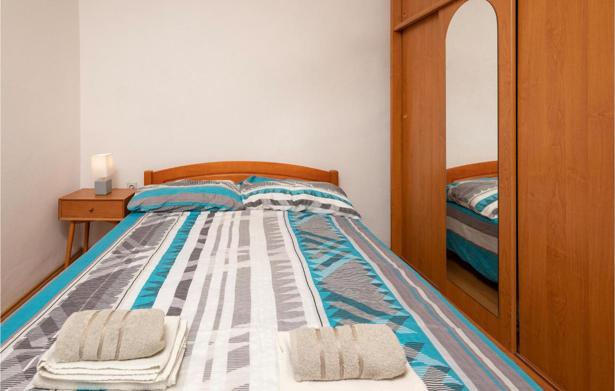 Cozy Apartment In Fazana With Kitchen Екстер'єр фото